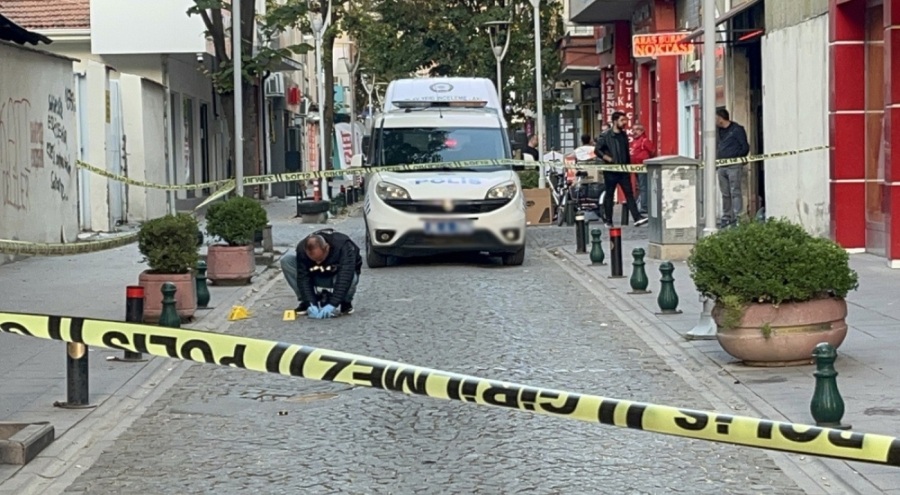 Sokak ortasında pompalı tüfekle vuruldu!