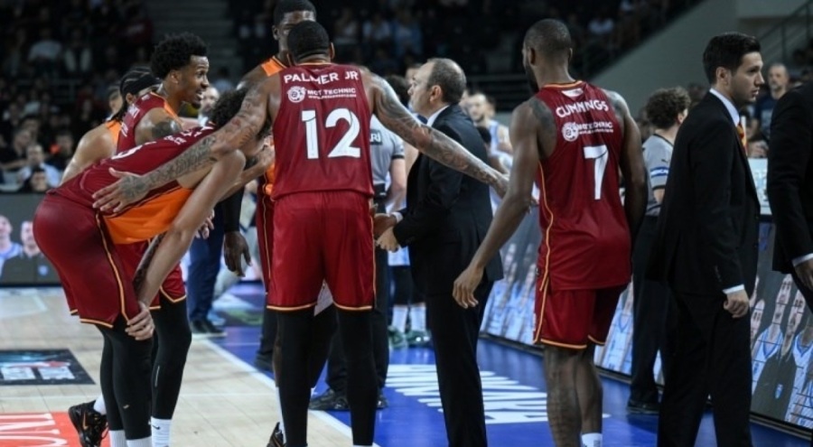 Galatasaray'a 4 isimden kötü haber!