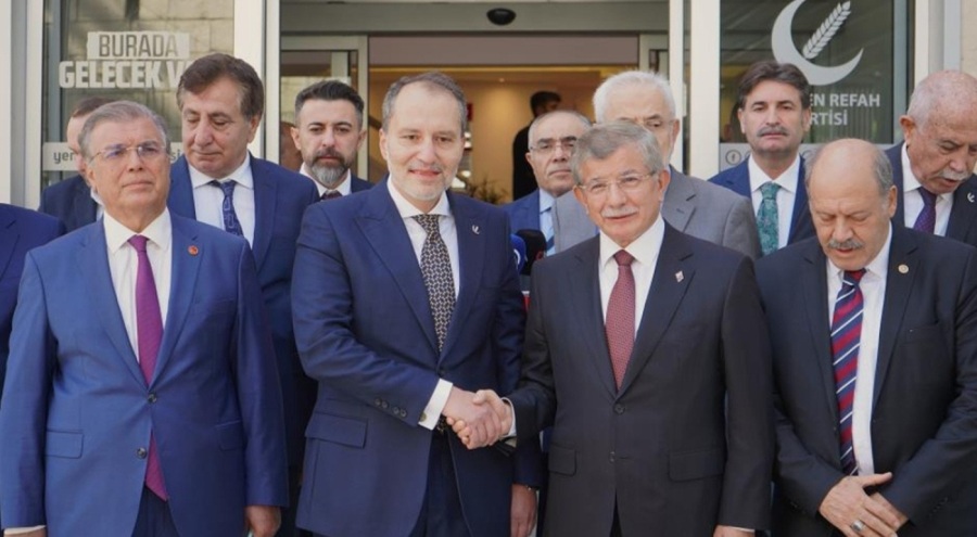 Yeniden Refah Genel Başkanı Erbakan ve Gelecek Partisi Genel Başkanı Davutoğlu bir araya geldi