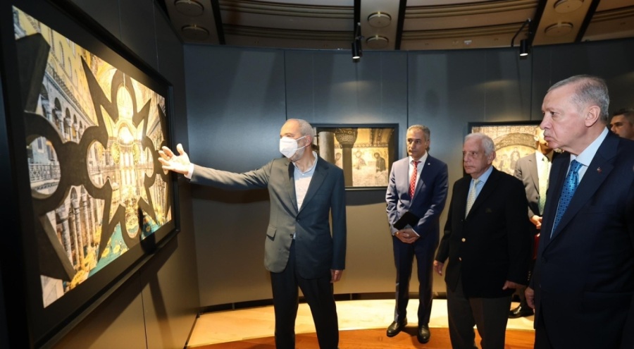 Cumhurbaşkanı Recep Tayyip Erdoğan, 'Ayasofya Fotoğrafları' sergisini ziyaret etti
