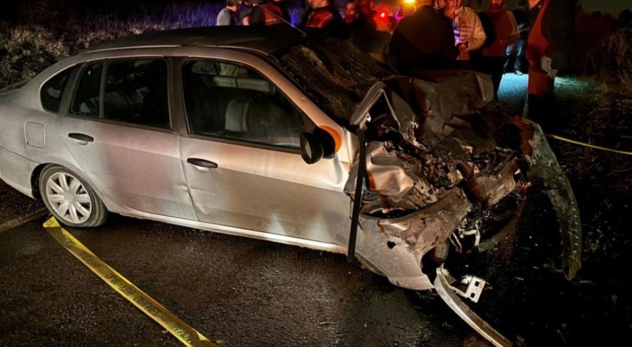 Köy yolunda 2 otomobil çarpıştı: Yaralılar var