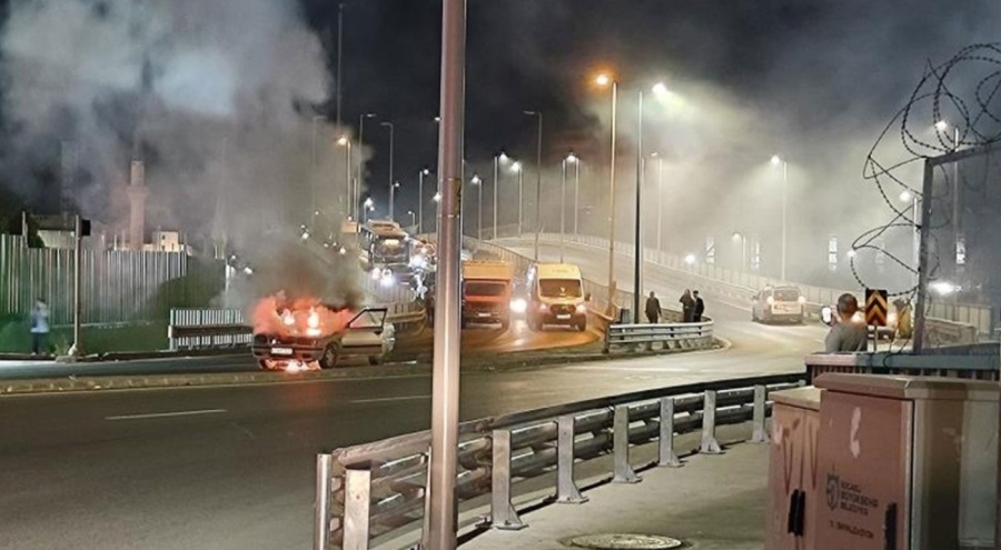 Seyir halindeki otomobilde yangın çıktı!