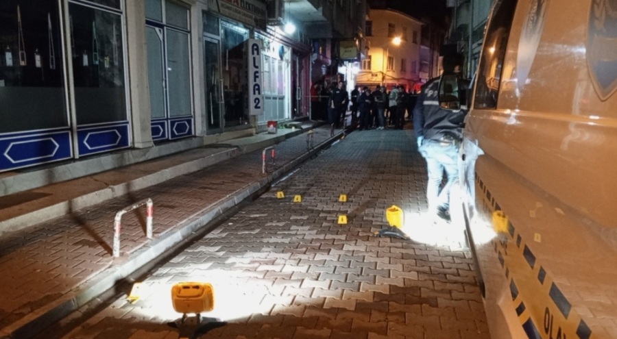 Sokak ortasında silahlı saldırı! Bir kişi ağır yaralandı