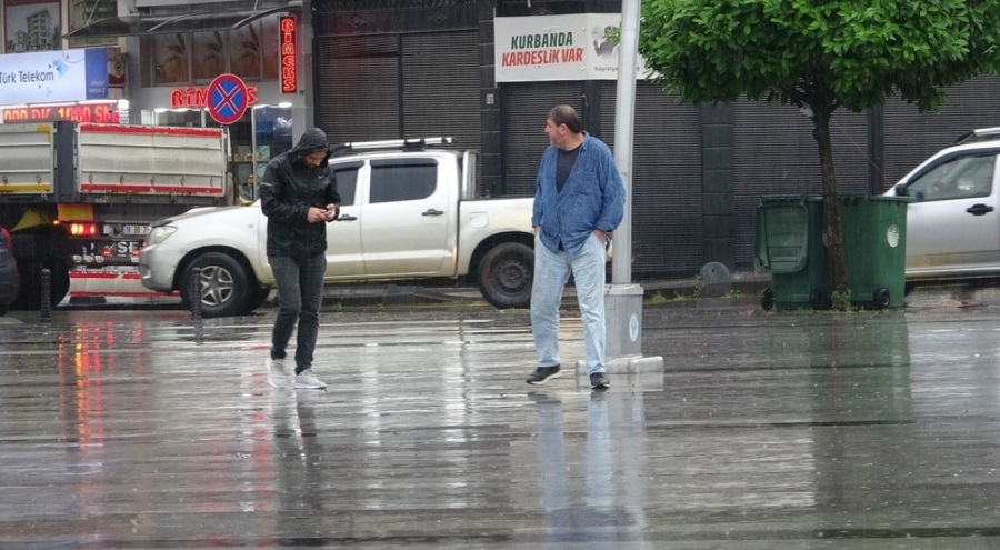 Türkiye'de son 24 saatte en çok yağış alan şehirler belli oldu