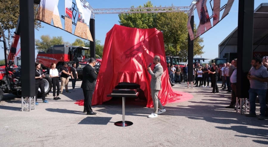 BURTARIM'da sergilenen 15,5 milyonluk traktör lüks otomobilleri solladı