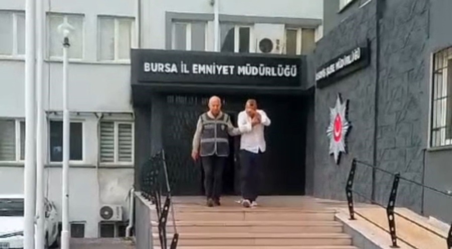 Bursa'da 26 yıl kesinleşmiş hapis cezasıyla aranan şahıs markette yakalandı