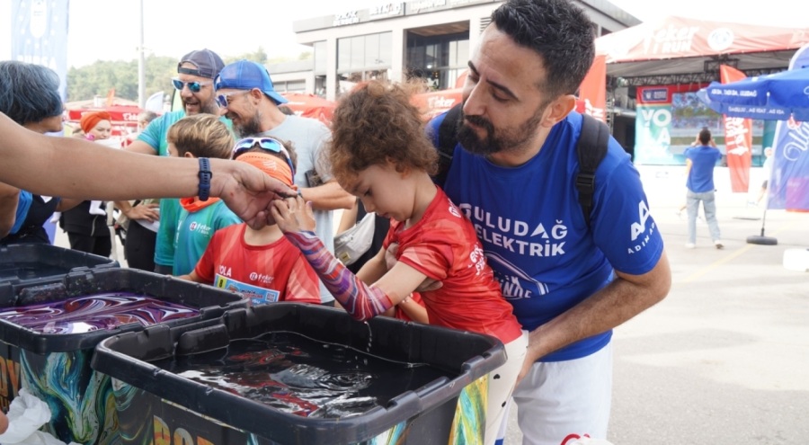 Bursa'da Uludağ Elektrik, Eker I Run Koşusu'nda sporseverlerle buluştu