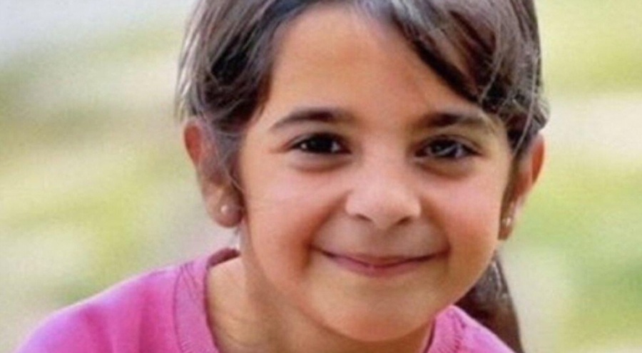 Otopsi için İstanbul'a gönderilen Narin Güran'a ait kemik parçaları, küçük kızın mezarına defnedildi