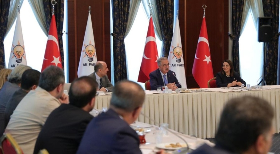 AK Parti'de "Yeni Anayasa Çalıştayı" başladı