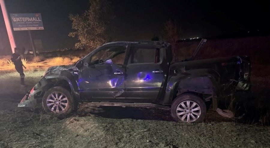 Devrilen kamyonetin sürücüsü can verdi