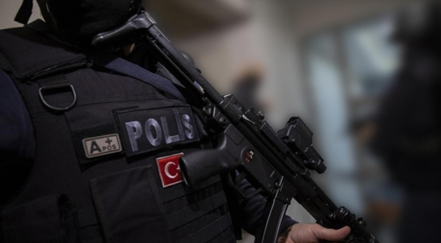 Apartmanın bodrum katında 2 boş roketatar ele geçirildi!