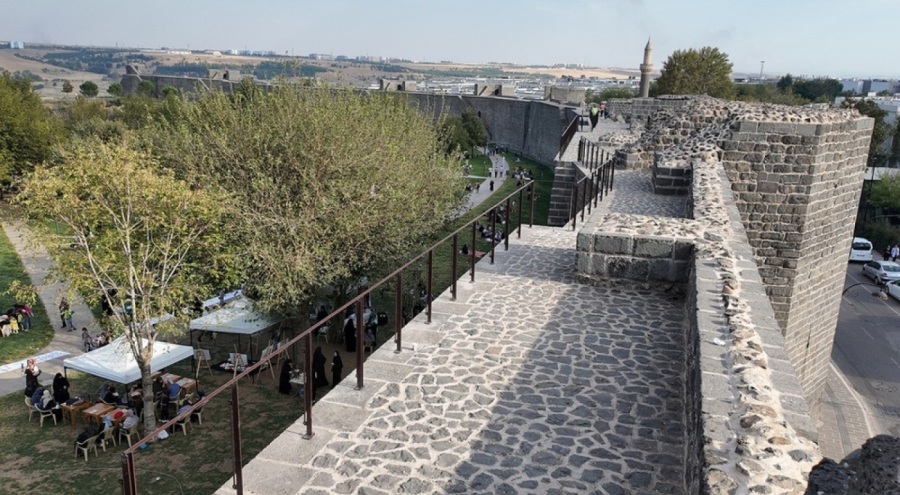 İkbal'in vahşice katledildiği Edirnekapı surlarında demir bariyerli önlem!