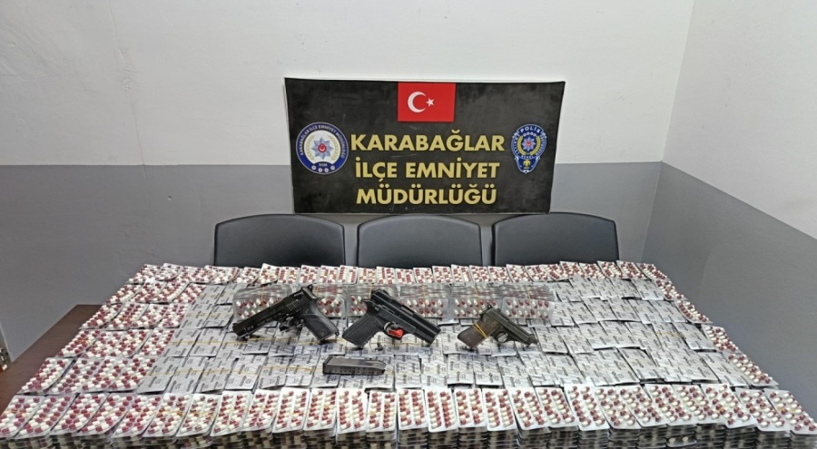 Otomobilden 46 bin 195 'sentetik ecza' çıktı; baba- oğul gözaltında