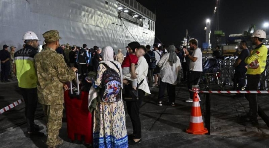 Lübnan'dan gemiyle getirilen Türklerin tahliye işlemleri tamamlandı