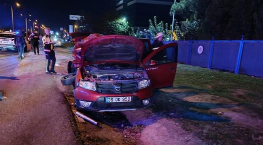 İki otomobil çarpıştı! 3 kişi öldü, bir bebek ağır yaralı