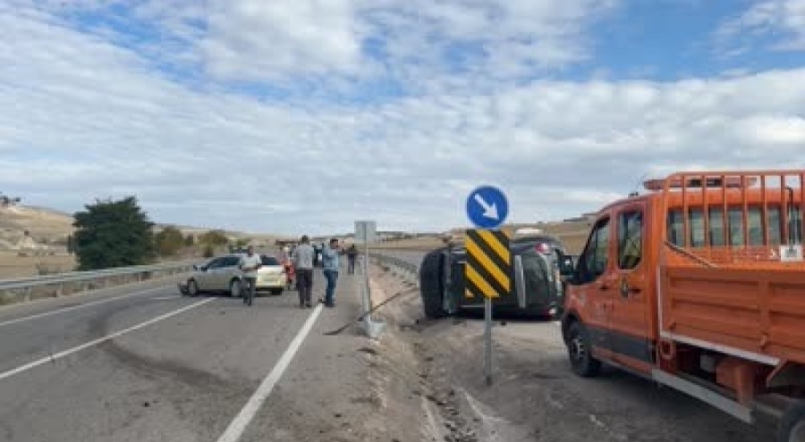 Cip ile otomobilin çarpıştığı kazada 2 kişi yaralandı