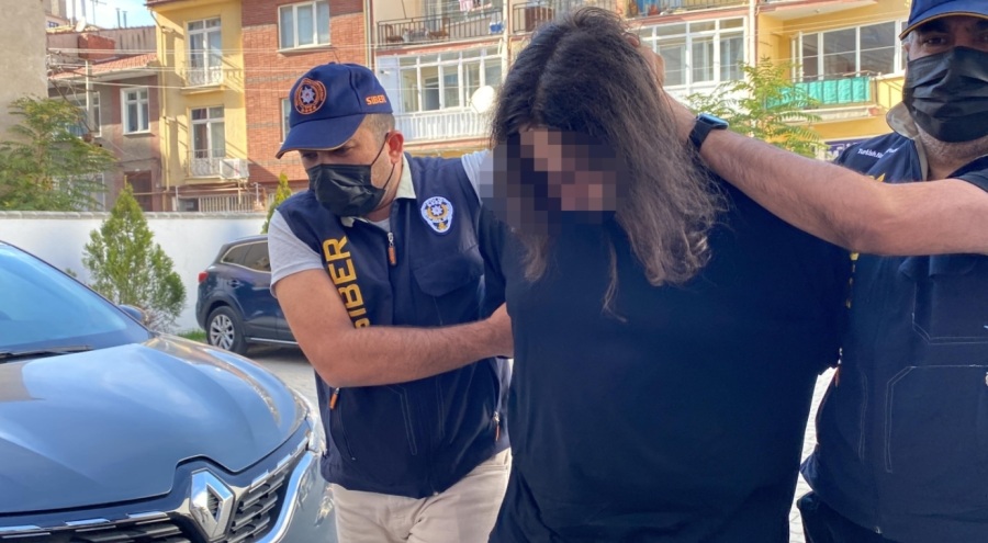 Sosyal medyada 'müstehcen' hareketlerde bulundu: Gözaltına alındı