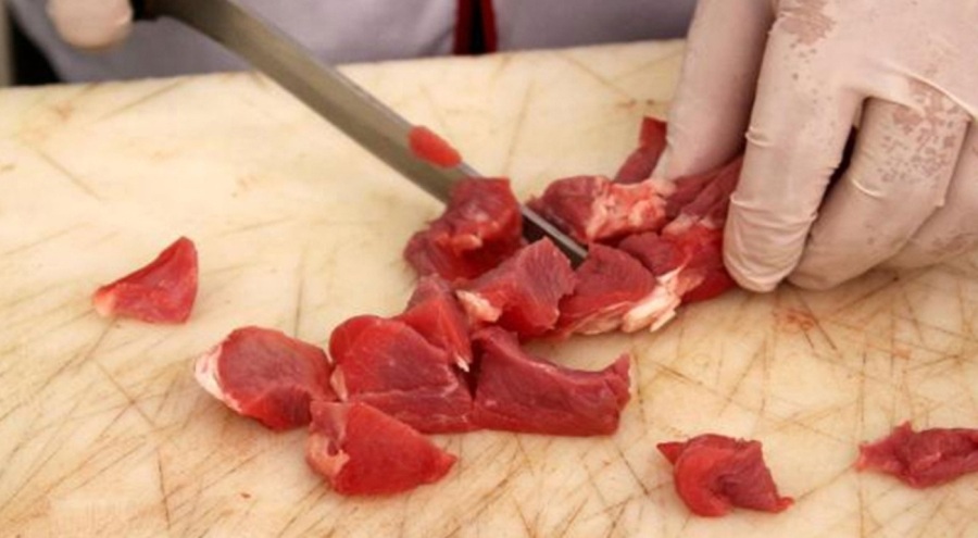 Kırmızı ette yeni hile! Mahalle mahalle dolaşıp satıyorlar