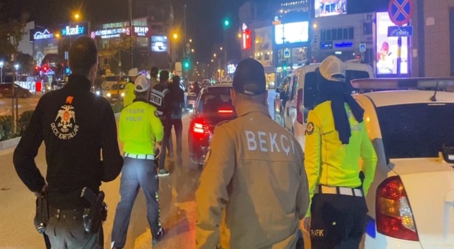 Bursa'da denetimden kaçarken havaya ateş açılarak durdurulan sürücü tutuklandı