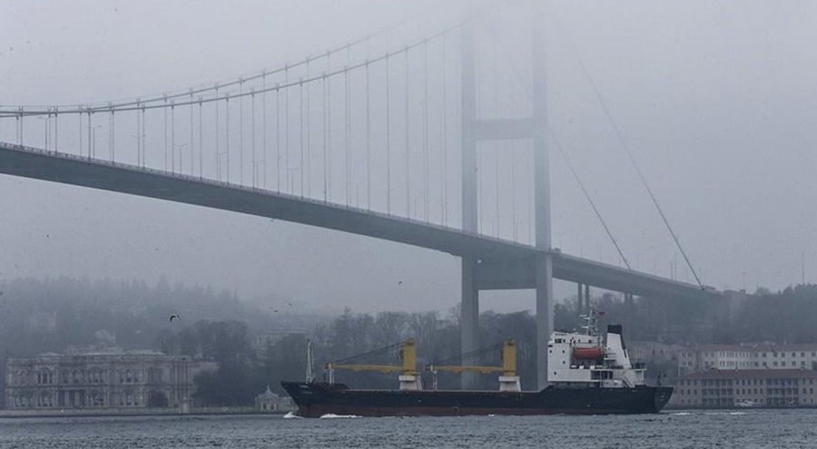 İstanbul Boğazı gemi trafiği çift yönde askıya alındı