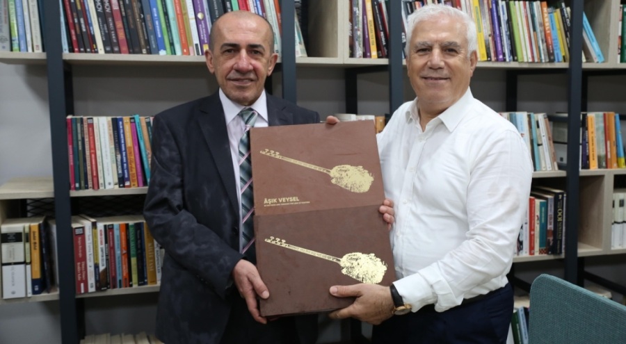 Bursa'da Aşık Veysel'in anısı yaşatılacak! Başkan Bozbey: "Bize vermek istediği mesajları iyi anlamalıyız"