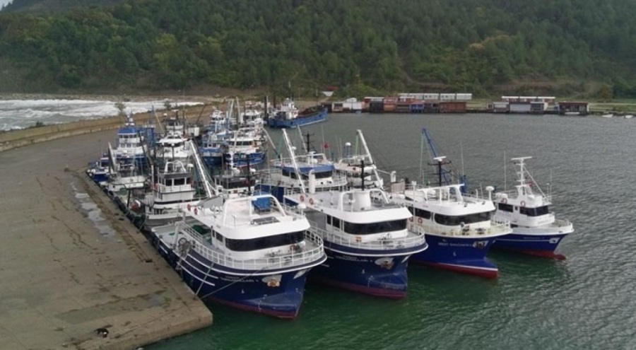 Sinop'ta olumsuz hava balıkçı teknelerini vurdu