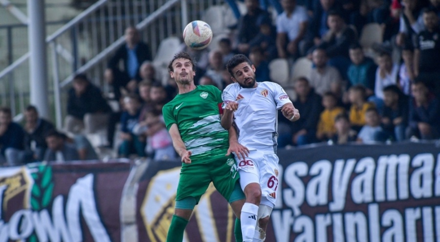 İnegölspor ve Kırklarelispor karşılaşması berabere sonlandı