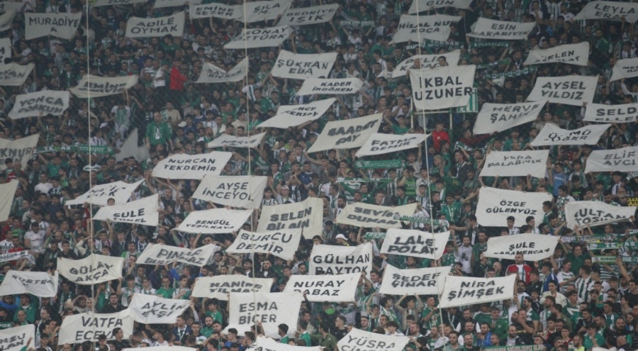 Bursaspor taraftarından kadın cinayetlerine tepki