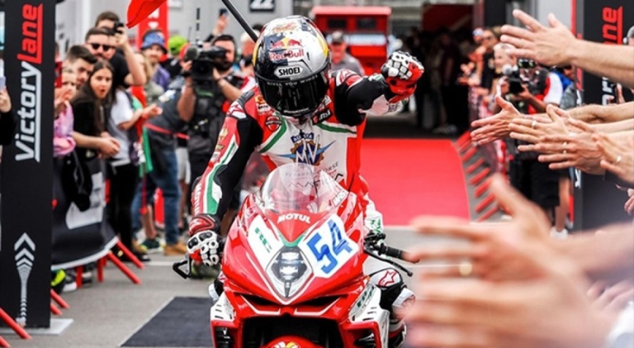 Milli motosikletçi Bahattin Sofuoğlu Portekiz'deki yarışta 8. sırada