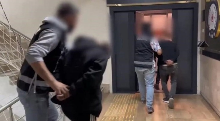 3 bin 250 paket kaçak sigara ele geçirildi: 3 gözaltı