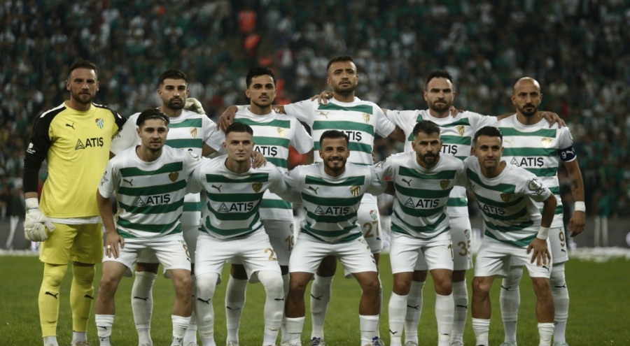 Bursaspor, tüm liglerde gol yemeyen tek takım unvanını korudu