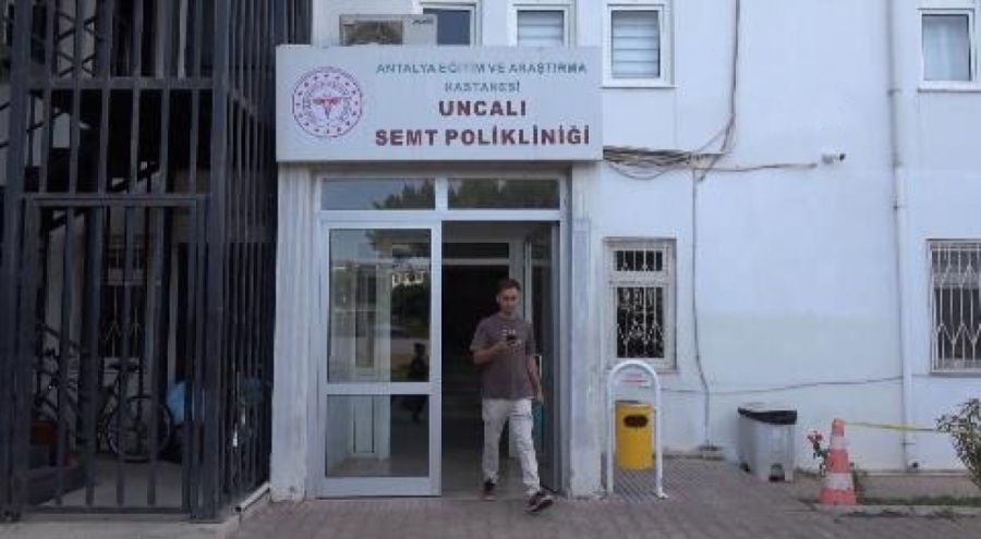 Tuvalette doğum yapıp bebeği klozetin içine bırakıp kaçtı!