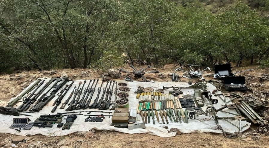 MSB: Pençe-Kilit bölgesinde PKK'ya ait çok sayıda malzeme ele geçirildi