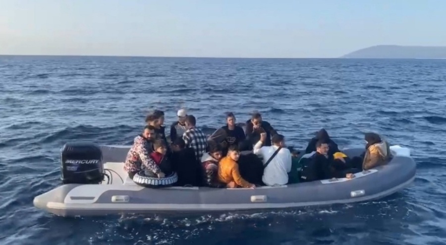 Kaçak göçmen operasyonu: 30'u kurtarıldı, 47'si yakalandı