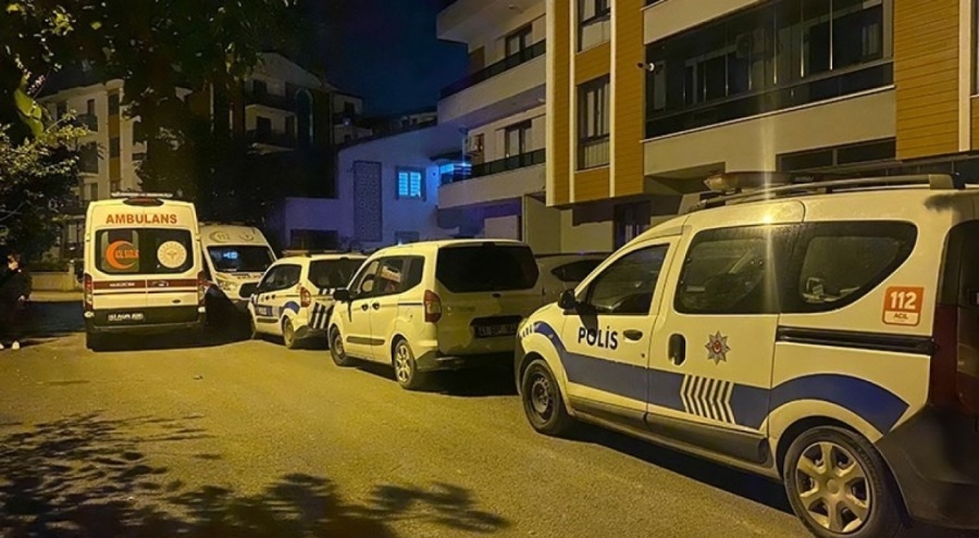 Evinde banyoda ölü bulundu