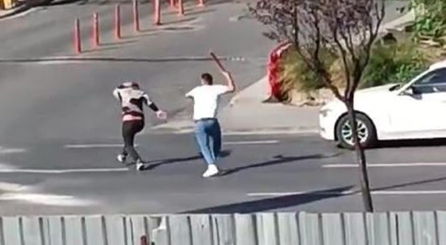 Cadde ortasında alacak verecek kavgası