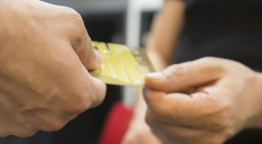 Kredi kartlarından 750 TL'lik kesinti teklifi 2025 yılına bırakıldı