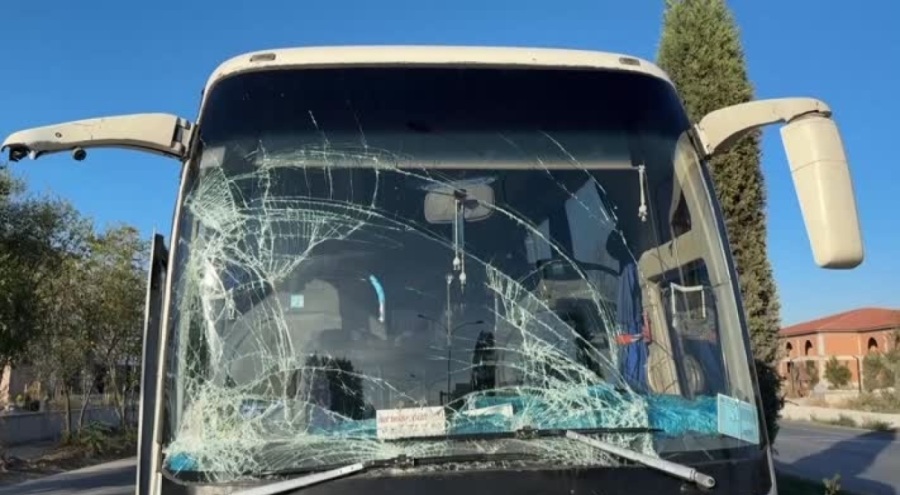 İki işçi servisinin çarpıştığı kazada 3 kişi yaralandı