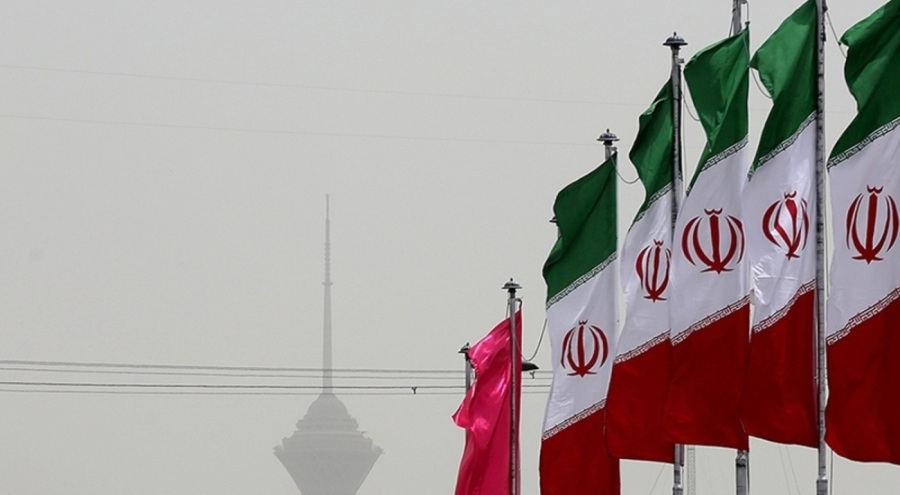 İran'da petrol rafinerisinde yangın çıktı