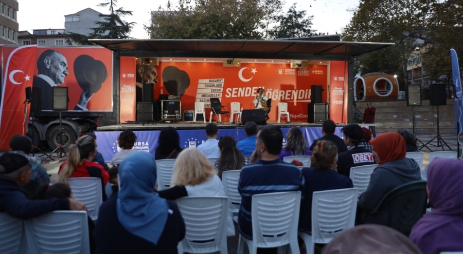 Cumhuriyet Tırı ile 29 Ekim coşkusu Bursa'ya yayılıyor