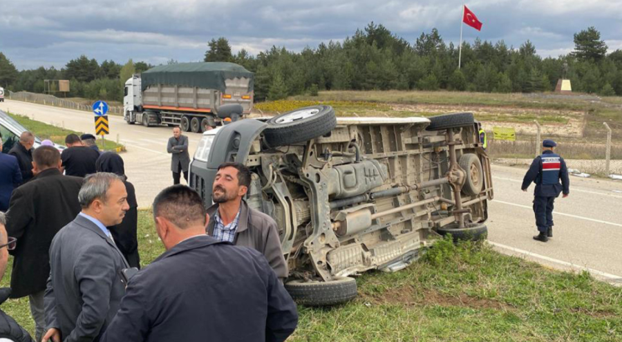 Öğrencileri taşıyan servis tırla çarpıştı! Çok sayıda yaralı