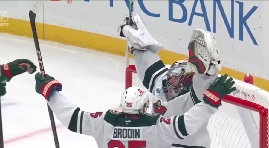 Gustavsson, Amerikan Buz Hokeyi Ligi tarihine geçti