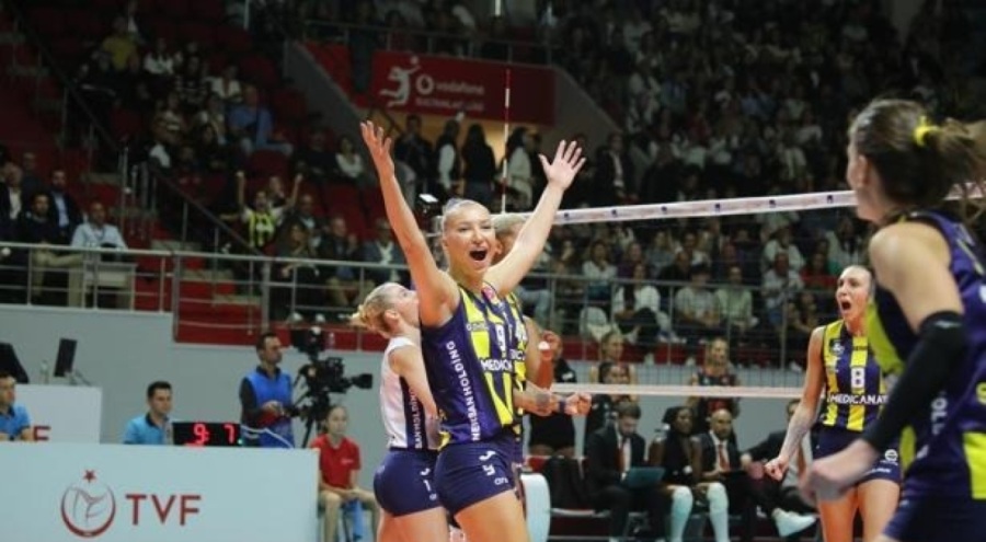 Fenerbahçe Medicana, Eczacıbaşı Dynavit'i 3-1 mağlup ederek şampiyon oldu!