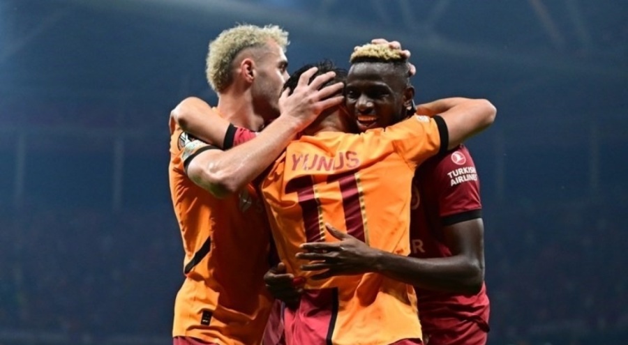 Galatasaray'da 4 futbolcu imzayı atıyor!