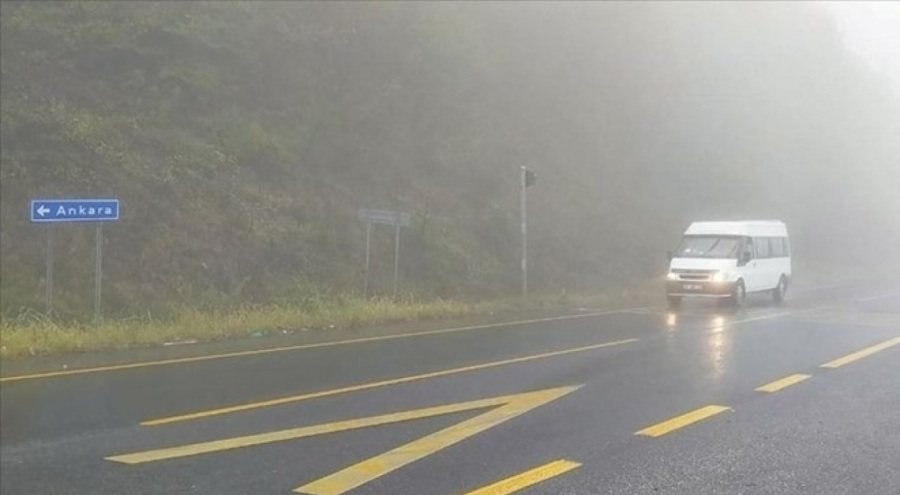 Bolu Dağı'nda sis görüş mesafesini düşürdü