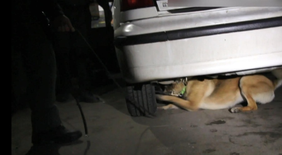 Otomobilin lastiklerinde uyuşturucu sakladı!