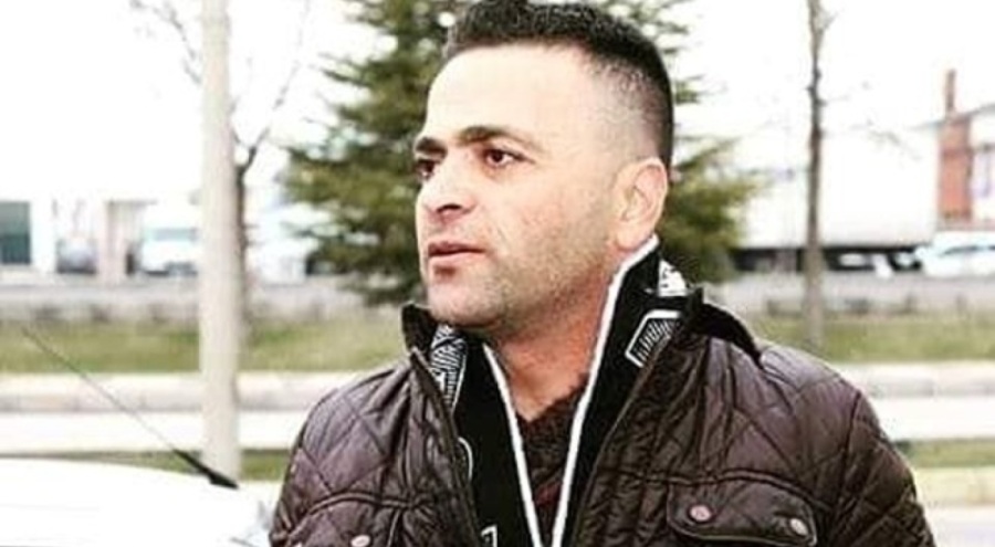 Uyuyan resepsiyonist göğsünden bıçaklandı