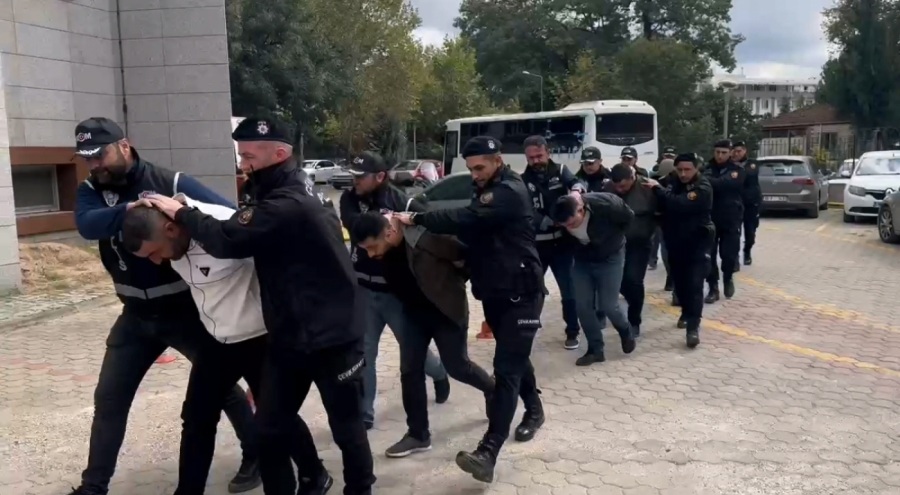 Bursa'da tefeci çetesi ekiplerce çökertildi!