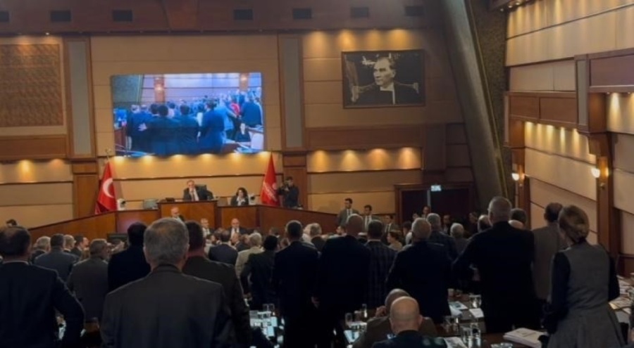 İBB Meclisi'nde LGBT kavgası: Oturuma ara verildi