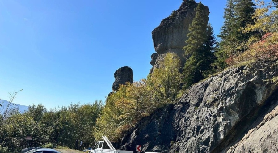 Kaya düşme tehlikesine karşı onlarca eve tahliye kararı